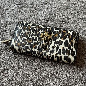 Leopard Tory Burch  Print Zip Wallet with Gold Logo
